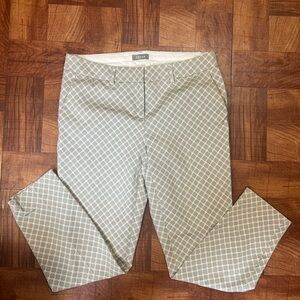 Women’s Kenar pants in Gray and White size 8